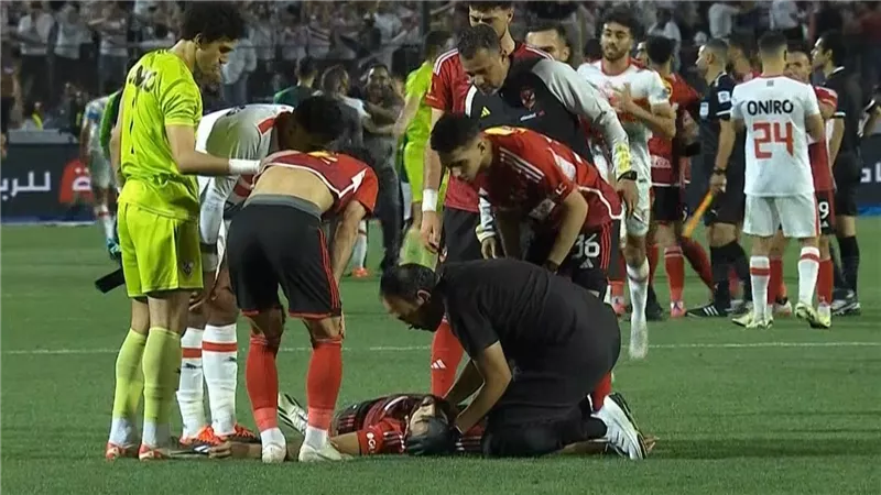 بعد فوز الزمالك.. كهربا يتعرض لحالة إغماء في أرضية ستاد القاهرة