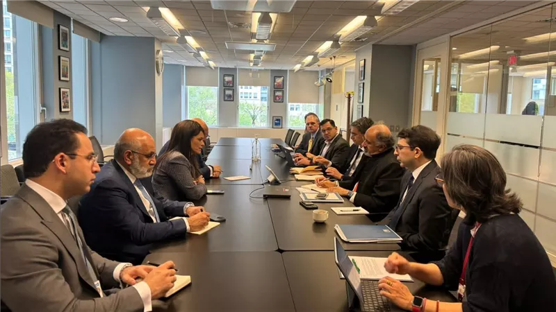 «المشاط» تُناقش مع مسئولي البنك الدولي التحديات الدولية والإقليمية وتأثيرها على الأسواق الناشئة