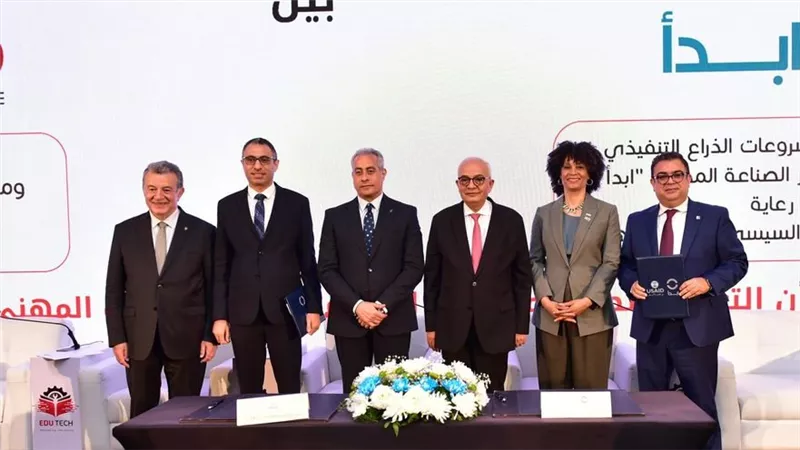 وزير العمل يؤكد تضافر الجهود لتنفيذ برامج ربط التدريب المهني بإحتياجات سوق العمل في الداخل والخارج