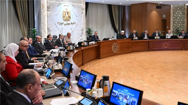 رئيس الوزراء يتابع موقف تدقيق اعداد اللاجئين والتكلفة التي تتحملها الدولة من خدمات لرعايتهم