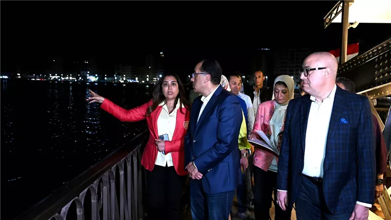  رئيس الوزراء يشهد افتتاح 