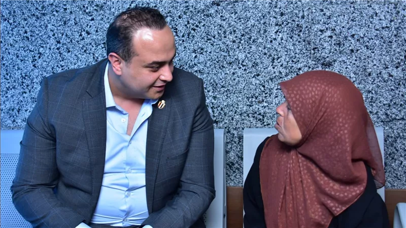 رئيس هيئة الرعاية الصحية يتفقد الأقسام المختلفة بمجمع الإسماعيلية الطبي 