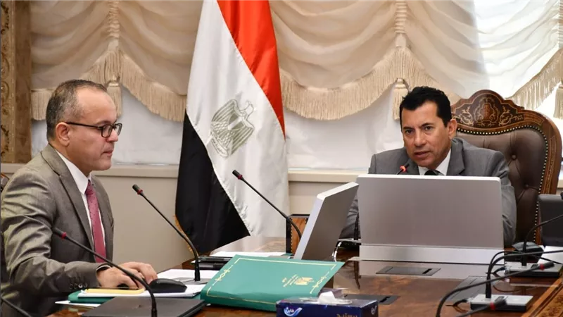 وزير الشباب والرياضة يناقش تشكيل لجان الاتحاد الإفريقي للرياضة الجامعية