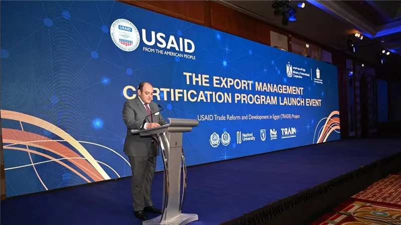 وزير التجارة والصناعة يستعرض جهود الدولة المصرية للنهوض بمعدلات الصادرات المصرية 