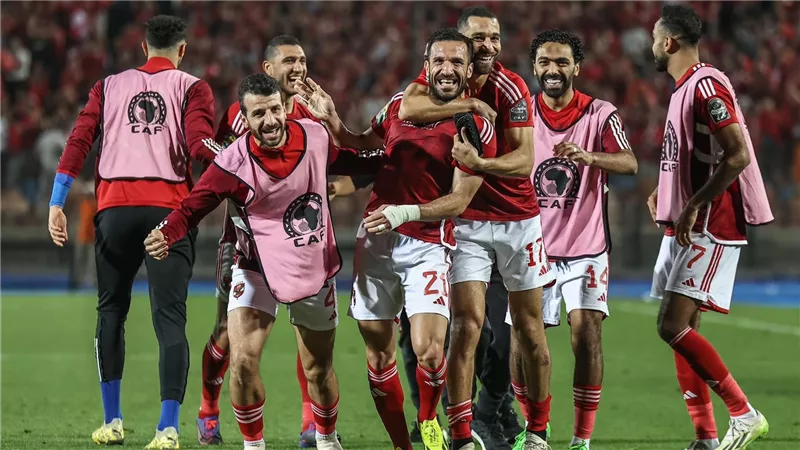 قبل النهائي الإفريقي.. 4 مواجهات نارية تنتظر الأهلي في الدوري