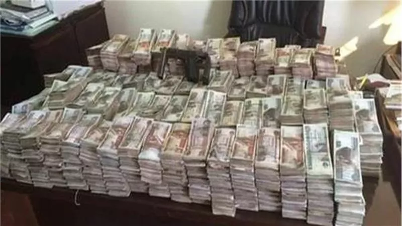 ضبط تاجرى عملة غسلا 20 مليون جنيه في التجارة والسيارات
