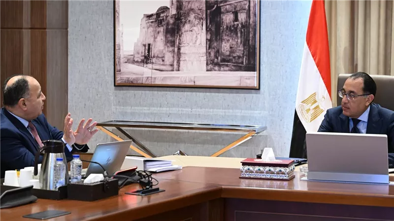 رئيس الوزراء يستعرض مع وزير المالية مقترح وثيقة السياسة الضريبية لمصر 2024 – 2030