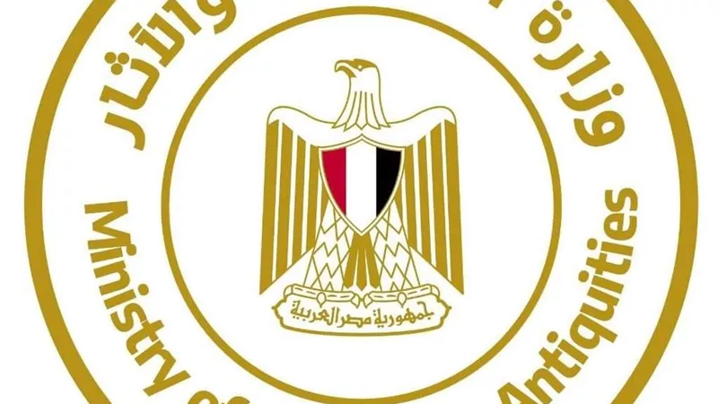 السياحة ترصد مواطنين متجهين للسعودية بتأشيرات زيارة بتواريخ عودتهم بعد انتهاء الحج