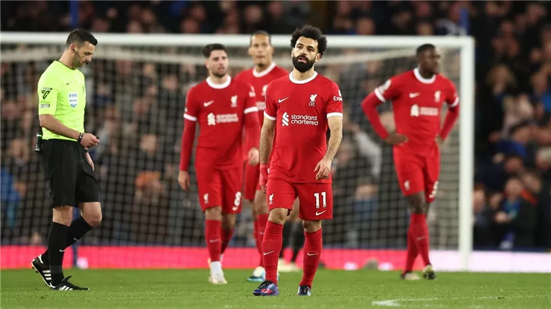 ديربي الميرسيسايد.. ليفربول يسقط أمام إيفرتون بثنائية ويبتعد عن لقب الدوري