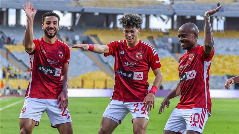 من بوابة الإسماعيلي.. الأهلي يستعيد نغمة الانتصارات بثنائية تاو وإمام عاشور