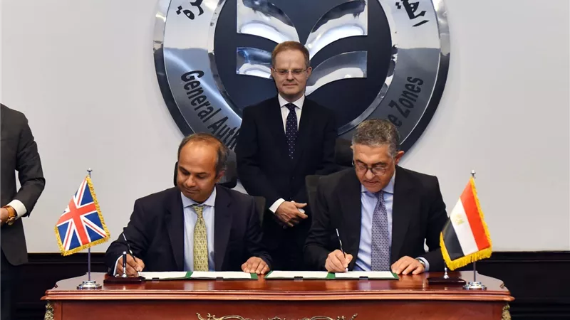 الهيئة العامة للاستثمار والمناطق الحرة والخارجية البريطانية توقعان مذكرة تفاهم لتعزيز العلاقات الاستثمارية والتجارية