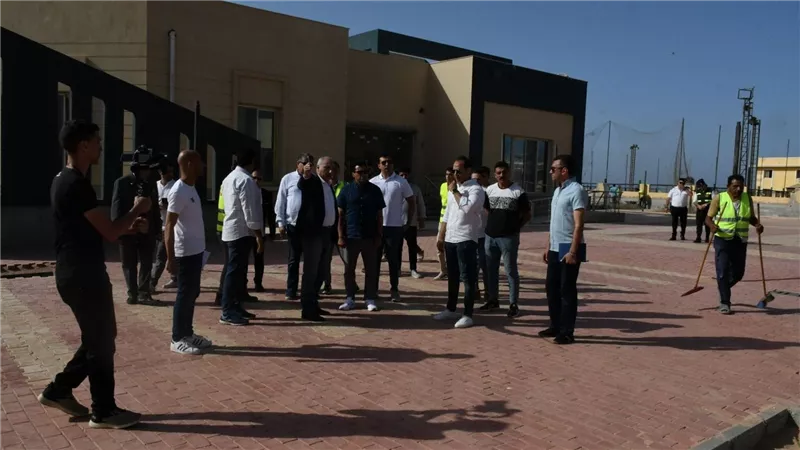 وزير الشباب والرياضة يتفقد معسكر نزل الشباب بمدينة الطور