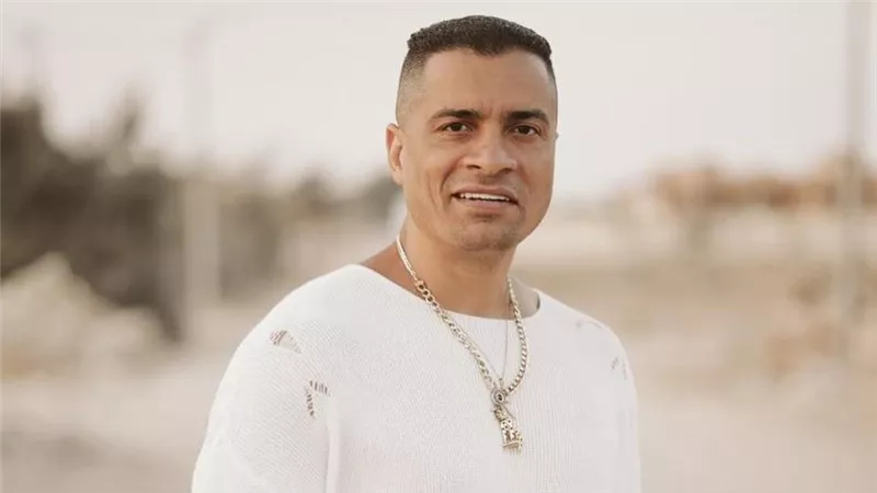 خليتوا شكلنا وحش بره.. حسن شاكوش يطالب بغلق تيك توك