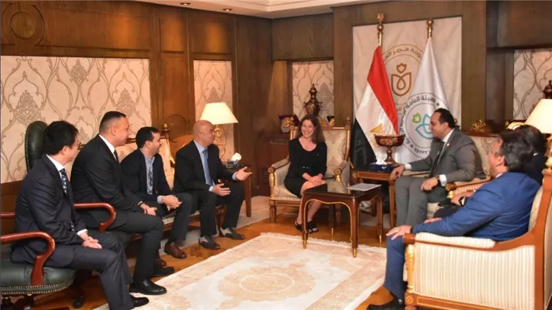 رئيس هيئة الرعاية الصحية يلتقي الرئيس الإقليمي لنوفارتس العالمية للشرق الأوسط وأفريقيا