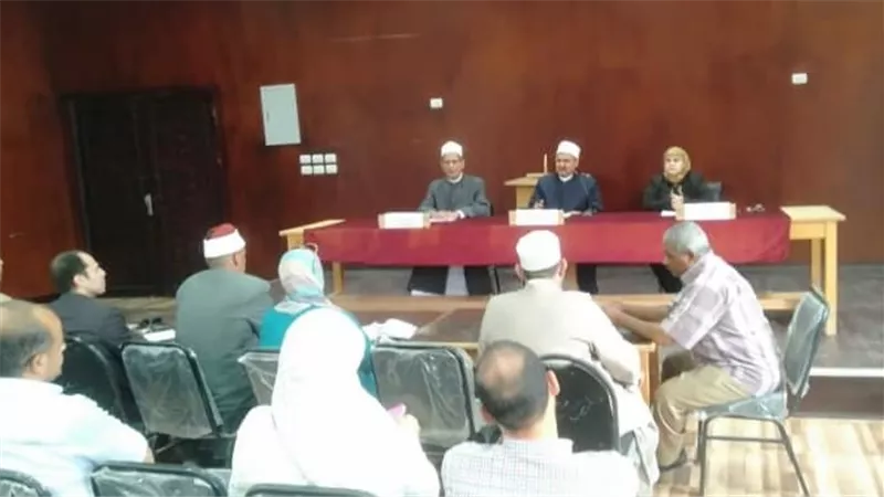 السويس الأزهرية تشهد إجتماعاً لرؤساء لجان الشهادتين الإبتدائية والإعدادية