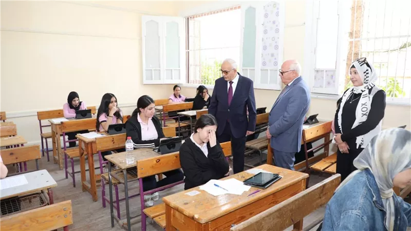 وزير التربية والتعليم ومحافظ بورسعيد يتفقدان امتحانات الصف الثانى الثانوى