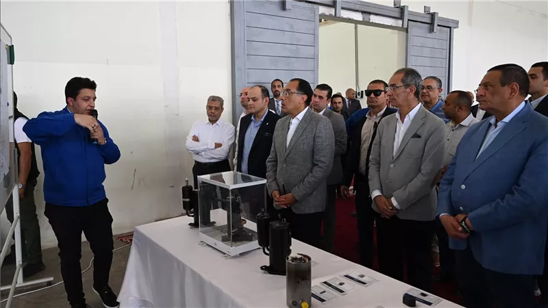  مدبولي يتفقد مجمع مصانع مجموعة العربي للغسالات بالمنطقة الصناعية بكوم أبو راضي
