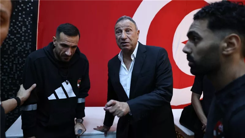 بعد جراحة وتر أكيلس.. الخطيب يزور معلول في المستشفى للاطمئنان عليه