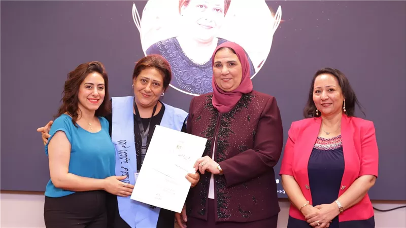 الأمهات المثاليات لعام 2024  يتسلمن وسام الكمال من الطبقة الثانية