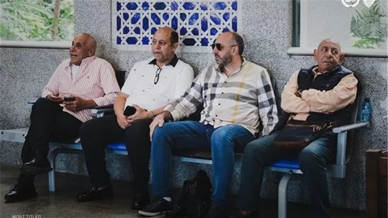 قبل مواجهة نهضة بركان.. حسين لبيب يحضر مران الزمالك الأخير