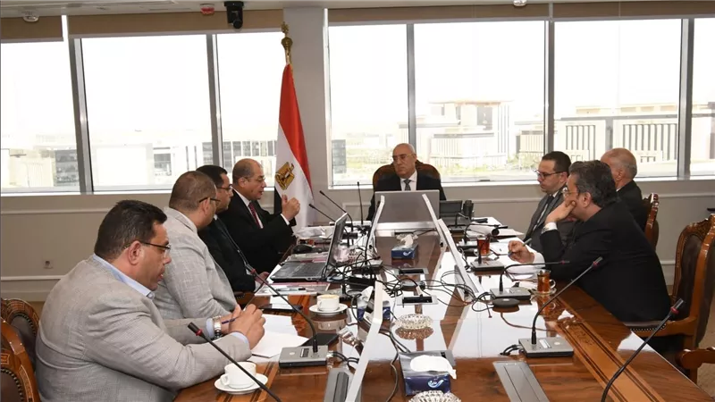 وزير الإسكان يتابع سير العمل بهيئة المجتمعات العمرانية وأجهزة المدن الجديدة