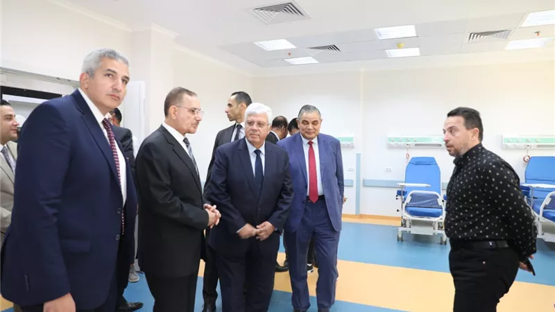 وزير التعليم العالي يتفقد الأعمال التنفيذية بمشروعات جامعة كفر الشيخ بتكلفة 3 مليار جنيه