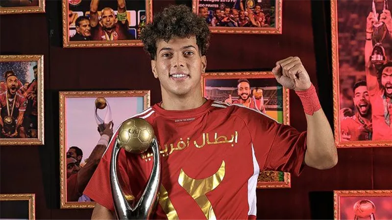 أحسن لاعب بأفريقيا.. لاعب الزمالك يمدح إمام عاشور بعد تتويج الأهلي
