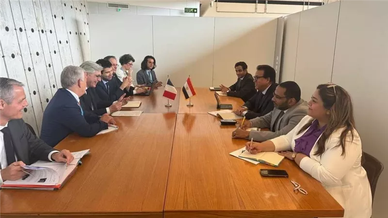 وزير الصحة يبحث مع نظيره الفرنسي سبل تعزيز التعاون في اللقاحات والأمصال