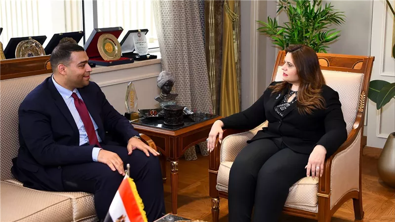 وزيرة الهجرة تلتقي أحد رموز الجالية المصرية بسويسرا للاستماع لأفكاره بشأن عدد من الشباب الخبراء المصريين بسويسرا