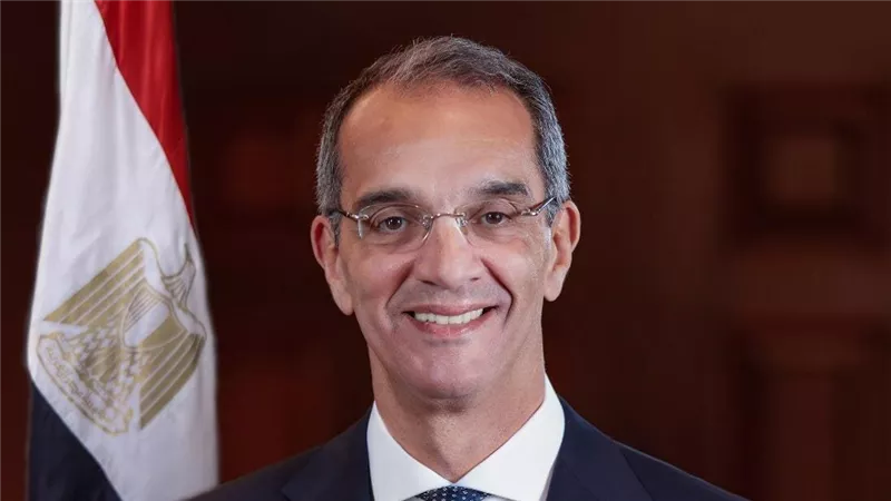 وزير الاتصالات يغادر إلى سنغافورة للمشاركة فى فعاليات 