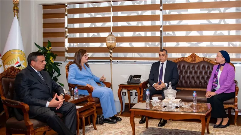 وزراء التخطيط والتنمية المحلية والبيئة والإنتاج الحربي يوقعون عقود تنفيذ مصنع تدوير المخلفات الصلبة البلدية 