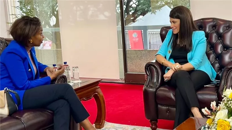 وزيرة التعاون الدولي تلتقي المدير التنفيذي المساعد للشراكات وتعبئة الموارد لبرنامج الأغذية العالمي التابع للأمم المتحدة