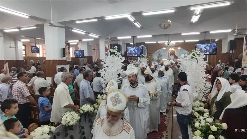 كنيسة الشهيد مارجرجس تشهد قداس خاص بالعيد العاشر لرسامة الأنبا بموا أسقفاً السويس 