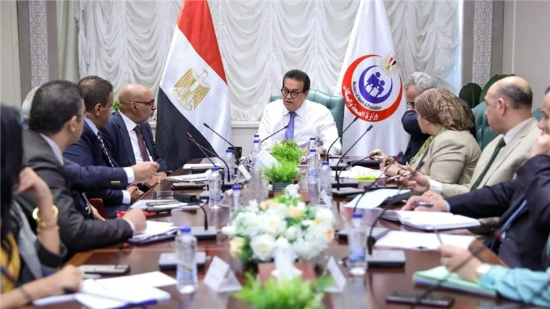 وزير صحة يعقد اجتماعاً للوقوف على مستجدات العمل بالمبادرة الرئاسية لإنهاء قوائم الانتظار 