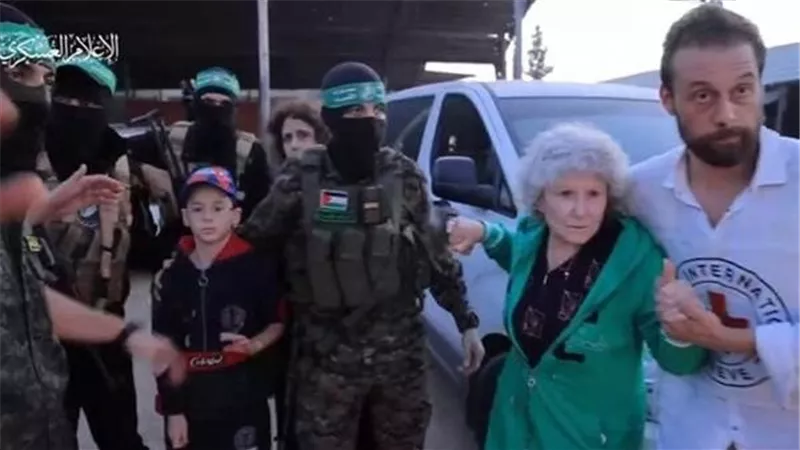 إسرائيل وافقت على قبول 33 محتجزا حيا أو ميتا فى المرحلة الأولى من صفقة تبادل الأسرى