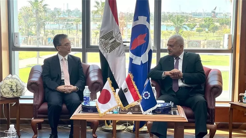 السفير الياباني في لقاؤه بمحافظ السويس يؤكد بضرورة تعزيز وتفعيل التعاون بين البلدين