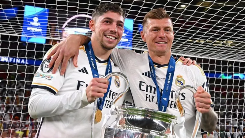 بعد اعتزال توني كروس.. من يرتدي رقم 8 في ريال مدريد