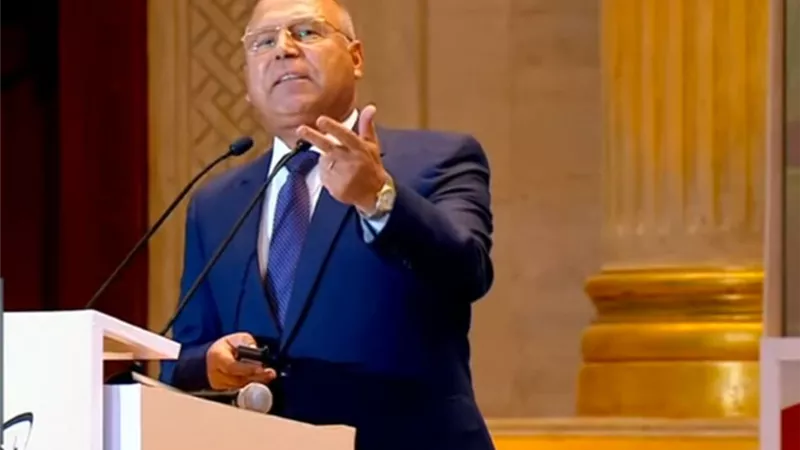 كشف حساب كامل الوزير.. تطور في جميع قطاعات الوزارة.. ابرزها الطرق والكباري 