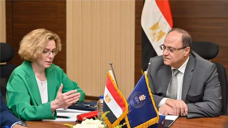 رئيس هيئة الدواء يستقبل وفد وزارة التجارة والصناعة الروسي