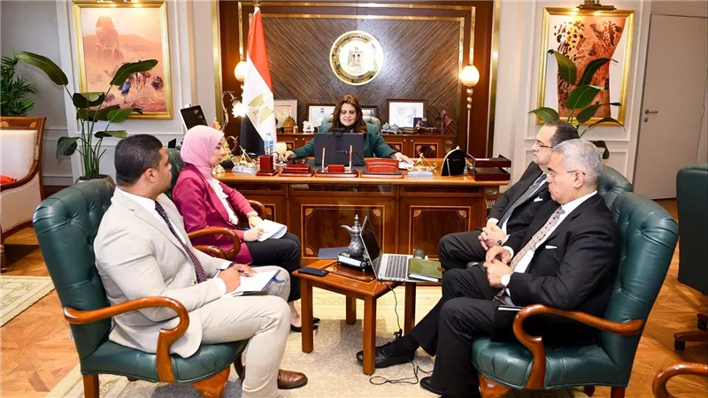 وزيرة الهجرة تستمع إلى رؤية المستثمرين المصريين في الصين وخريطة مشروعاتهم الاستثمارية 