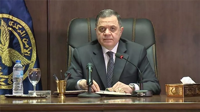 وزير الداخلية يستقبل نظيره بالمملكة المتحدة لبحث آليات التعاون