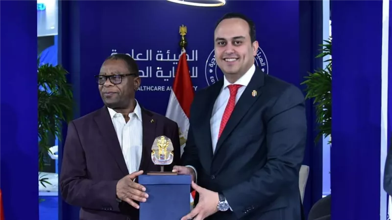 رئيس الرعاية الصحية يلتقي وزير صحة زيمبابوي لبحث سبل تعزيز التعاون المشترك