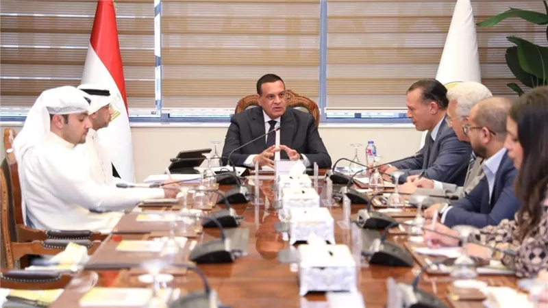 وزير التنمية المحلية يبحث مع رئيس منظمة المدن العربية تبادل الخبرات في مجالات التعاون المشترك