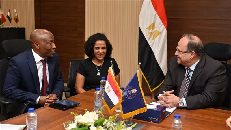 رئيس هيئة الدواء يستقبل رئيس هيئة تنظيم المستحضرات الدوائية بالكونغو الديموقراطية 