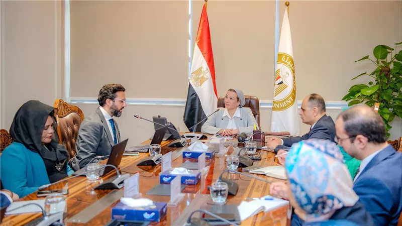 وزيرة البيئة تلتقى مع بعثة بنك التنمية الأفريقي لبحث سبل تعزيز إشراك القطاع الخاص في دمج البعد البيئي داخل الصناعة المصرية 