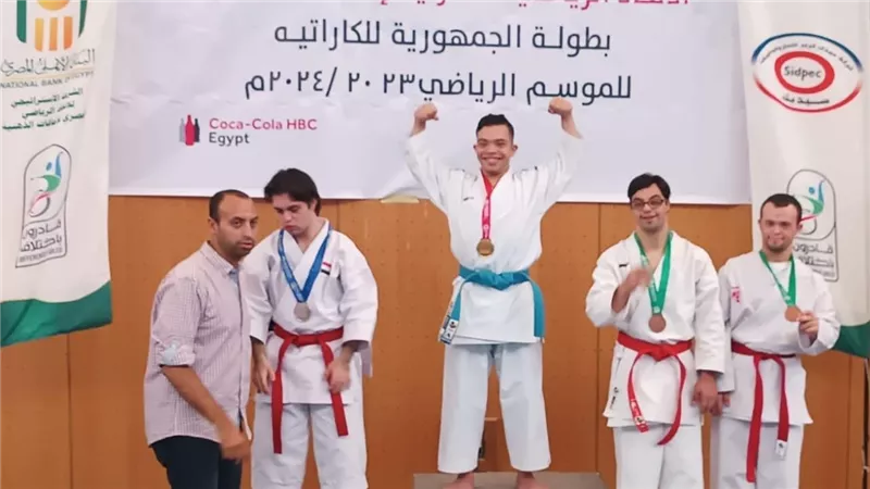 طالب جامعة السويس يفوز بالمركز السادس عالمياً في  بطولة الكاراتية