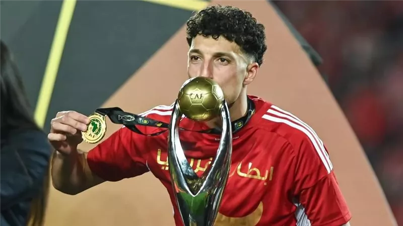 فخور باللعب لـ الأهلى.. وسام أبو علي: أتمنى الفوز بالدوري والسوبر