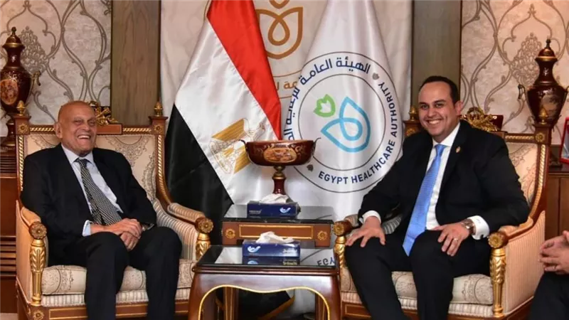 السير مجدي يعقوب ورئيس الرعاية الصحية يشهدان توقيع بروتوكول بين الهيئة ومؤسسة مجدي يعقوب 