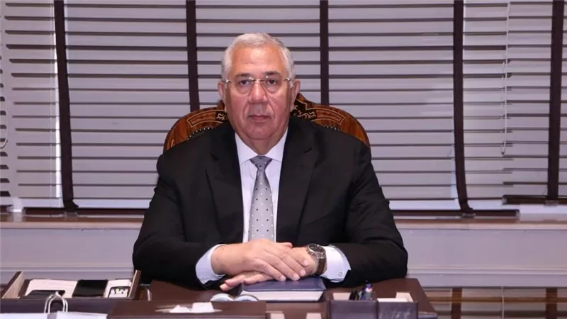 وزير الزراعة يوجه بتكثيف حملات التفتيش على منافذ بيع اللحوم والدواجن والاسماك والمجازر استعدادا لاستقبال للعيد 