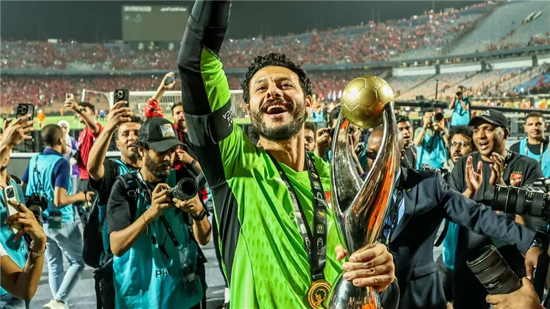 عقب التوقف الدولي.. الأهلي يحسم تجديد عقد محمد الشناوي